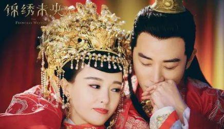 有一种爱情叫罗晋和唐嫣，八年前的照片就发现了罗晋对她的爱意！