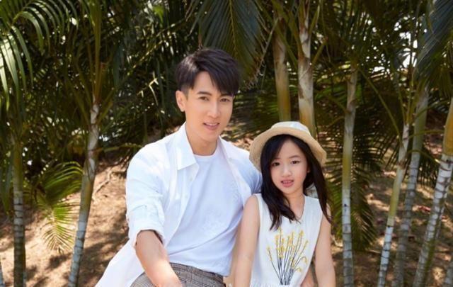 有种“美人胚子”叫吴尊女儿，如今才10岁，肤白貌美大长腿全都有