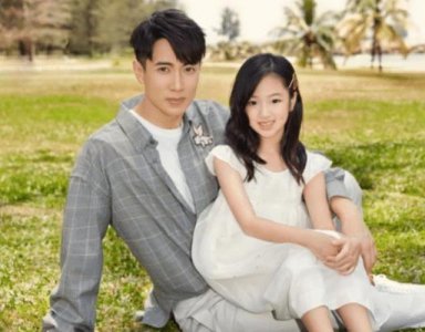 ​有种“美人胚子”叫吴尊女儿，如今才10岁，肤白貌美大长腿全都有