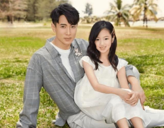 有种“美人胚子”叫吴尊女儿，如今才10岁，肤白貌美大长腿全都有