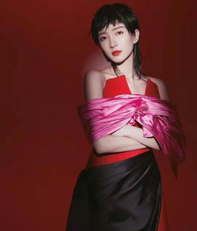 有种“整容”叫江疏影换发型!风格大变,女神1s变非主流