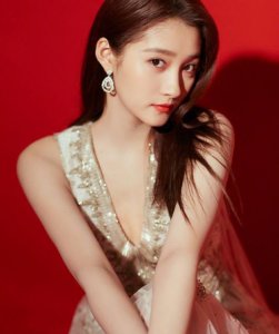 ​情人节约会被网友偶遇,鹿晗面带腼腆,关晓彤一脸淡定!!