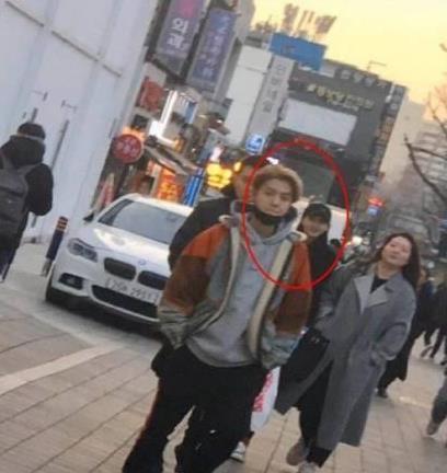 情人节约会被网友偶遇,鹿晗面带腼腆,关晓彤一脸淡定!!