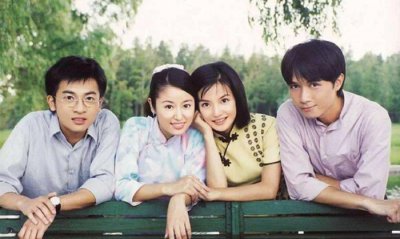 ​情深深雨蒙蒙剧中演姐弟，剧外却是真夫妻，曾遭毁容仍被宠20年