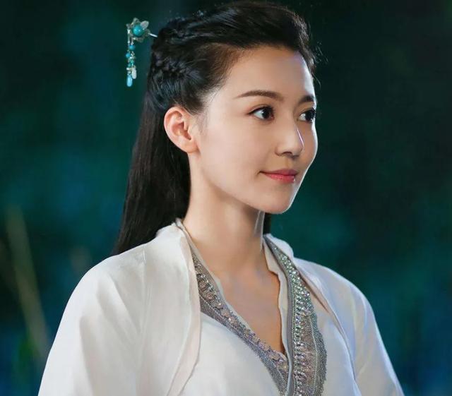 有种“整容”叫《十里桃花》的素锦,减肥变瘦后,竟然撞脸宋茜