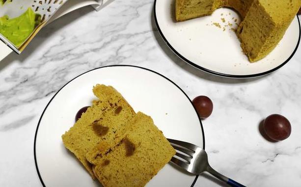 大家做的蛋糕经常会开裂,原因有很多