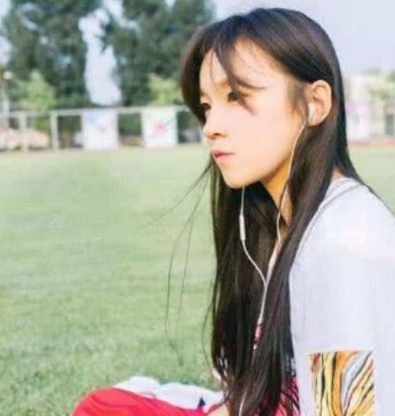 有一种“整容”叫宋雨琦素颜,没有了眼线和口红,差点认不出来