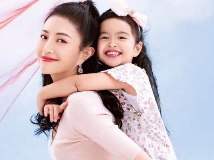 有种“神颜”叫包可艾,避开包文婧包贝尔缺点,继承奶奶混血基因