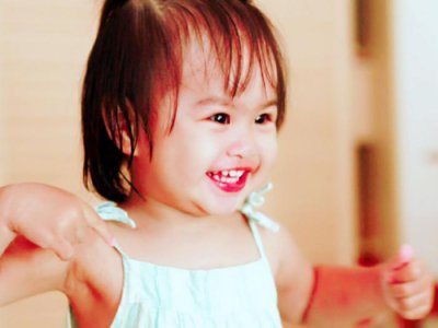 ​有种“神颜”叫包可艾，避开包文婧包贝尔缺点，继承奶奶混血基因