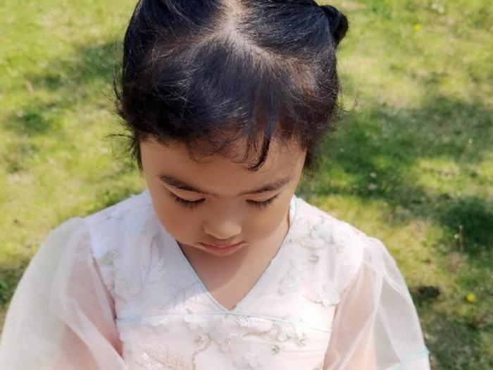 有种“神颜”叫包可艾,避开包文婧包贝尔缺点,继承奶奶混血基因