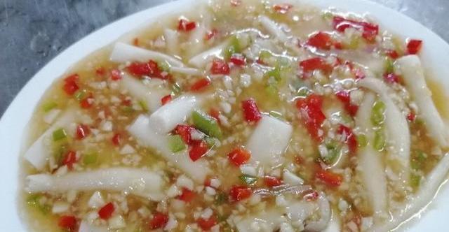 一道非常不错的家常菜，香甜的蒜蓉蒸海鲜菇做法，收藏了