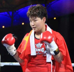 ​爱笑的美女龚艳丽成擂台霸主，拳迷调侃：太能打恐怕不好找男朋友