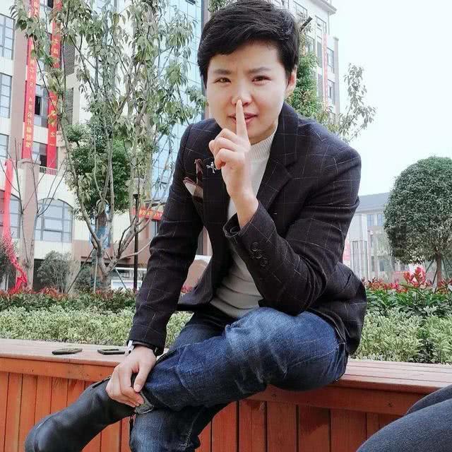 爱笑的美女龚艳丽成擂台霸主,拳迷调侃:太能打恐怕不好找男朋友