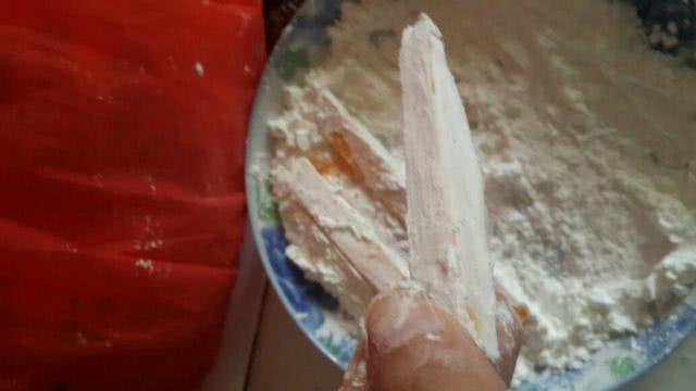 一道非常简单的小吃:油炸南瓜条,附上做法和配方