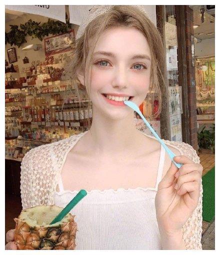 这位”超越人类“的混血小仙女,网友直呼:为啥不来中国发展?