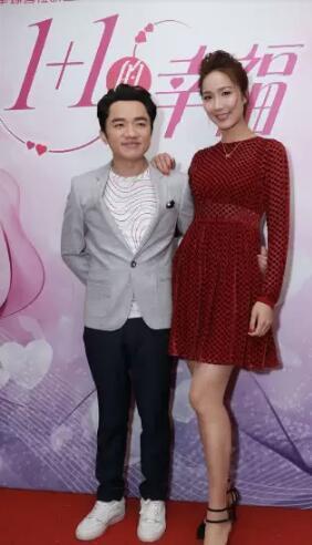 被男朋友这么拎起!娱乐圈最萌身高差情侣!最后一对你一定猜不到