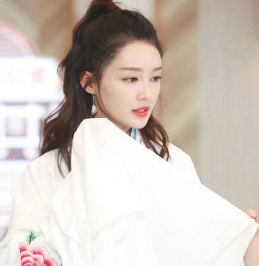 有种“整容”叫李沁穿戏服,水袖舞美到窒息,王一博都忍不住害羞