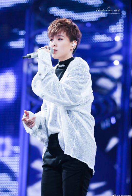 有种“毁容”叫杨芸晴留长发,当照片曝光后,网友:这是换头了吧