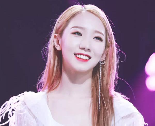 有一种“整容”叫不化眼妆的孟美岐,耳目一新,照片足以让你震撼