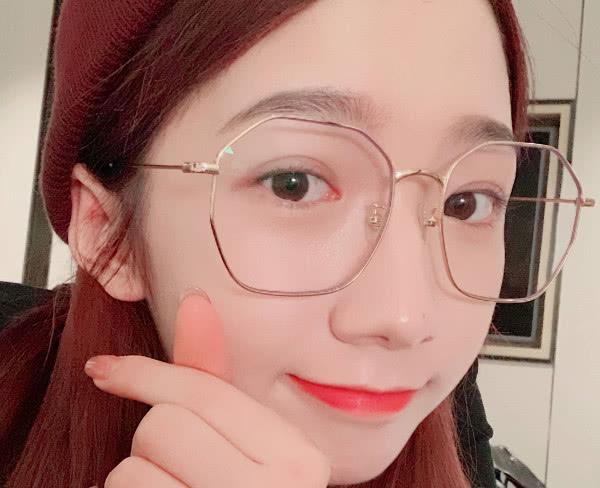 有一种“整容”叫不化眼妆的孟美岐,耳目一新,照片足以让你震撼