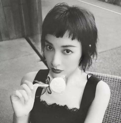 有一种“炫才华”叫吴昕讲法语,得知她真实水平后,弹幕刷屏了!