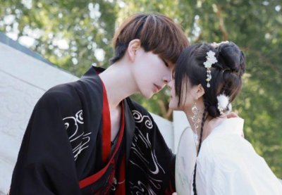 ​有种“瘦”叫熊祁，当看到她“一层锁骨”，未修图身材羡慕了