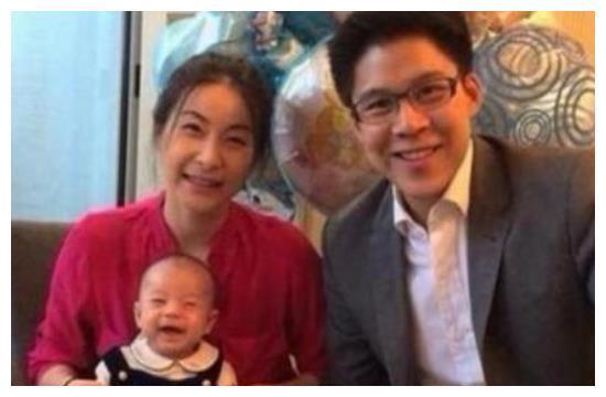 有种“整容”叫郭晶晶儿子长大,近照曝光后,网友:像极了混血儿