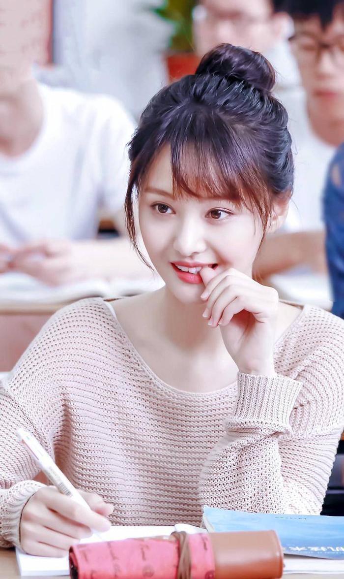 郑爽小号秀恩爱:男朋友否认自己是软饭男