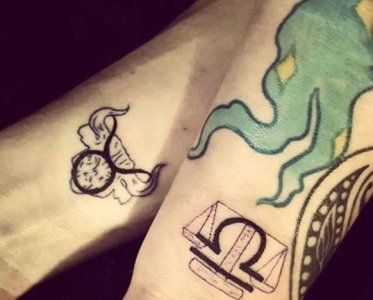 ​情侣纹身图案，手臂上超有爱的情侣小纹身