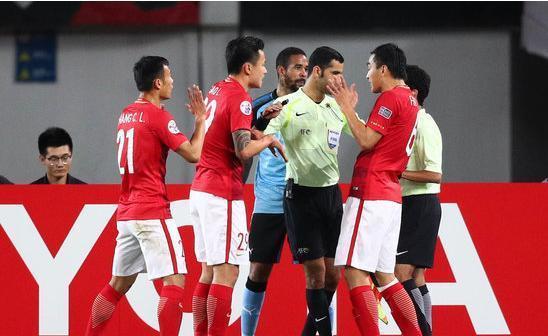 读品:西亚裁判执法中伊之战,这是足球外交的体现