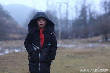 “冰花男孩”故事感动了父母,问问你家孩子:受教育了吗?!