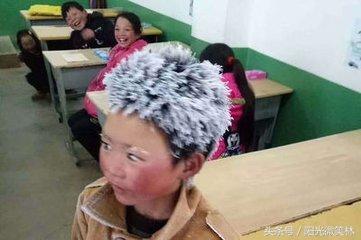 “冰花男孩”故事感动了父母,问问你家孩子:受教育了吗?!