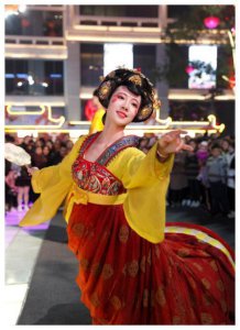 ​“不倒翁女孩”一走红就膨胀？ 微博宣布进军娱乐圈， 遭网友吐槽