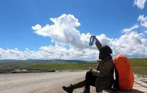 川藏线上的穷游女真的无底线?背后真相是什么?且听老司机分解