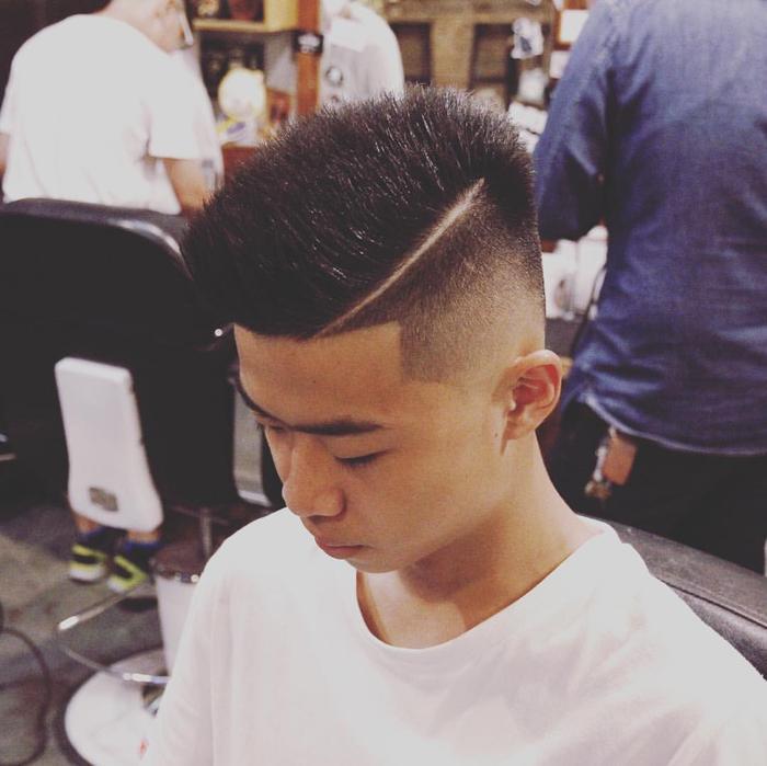 男士潮流发型，三面推光的今年很流行