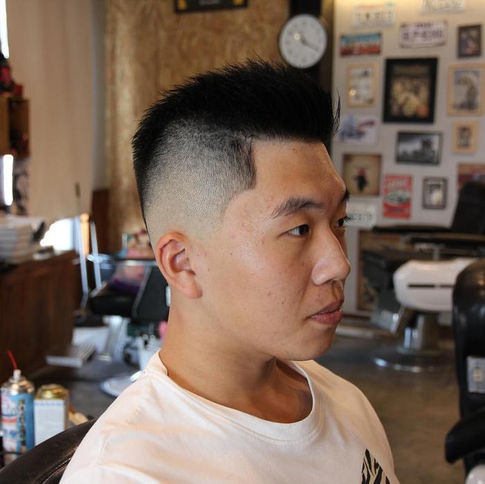 男士潮流发型，三面推光的今年很流行