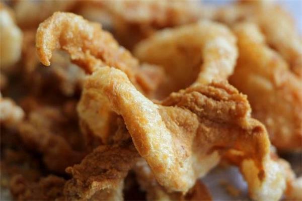 猪皮怎么炸才又泡又酥 炸猪皮怎么做好吃