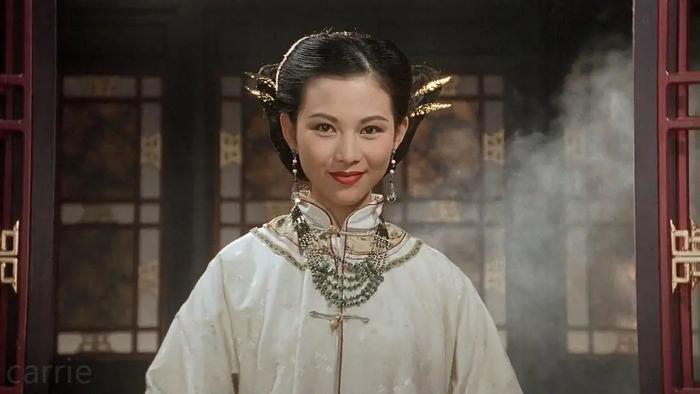 17岁成史上最年轻港姐,30年前绝美旧照惊艳网友:那时没人说我美......