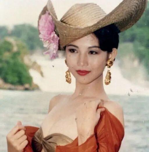 17岁成史上最年轻港姐,30年前绝美旧照惊艳网友:那时没人说我美......