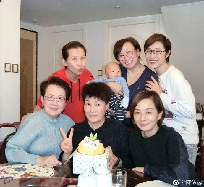 17岁成史上最年轻港姐,30年前绝美旧照惊艳网友:那时没人说我美......