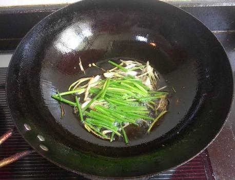 葱油面正宗做法，葱油是关键，浓香四溢鲜香爽滑，连吃一周也不腻