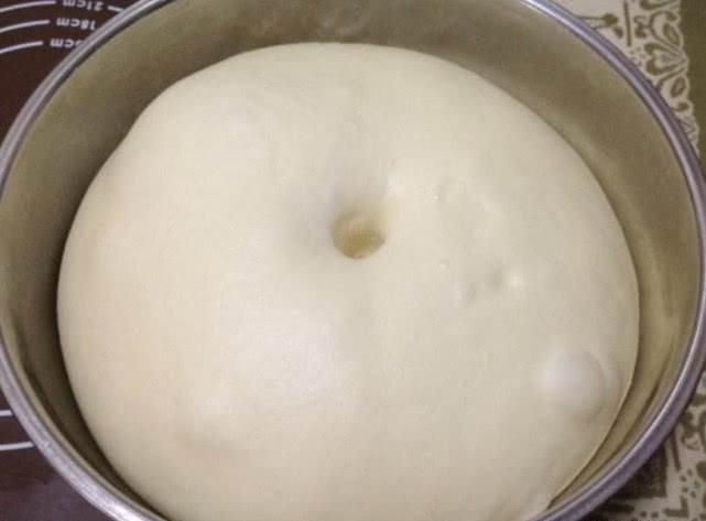 薄饼家常做法，又薄又脆又香，包上“它”，一上桌就被抢光了！