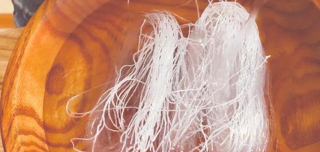 在家也能做出超美味的锡纸花甲粉,做法很简单,再也不用叫外卖了