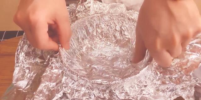 在家也能做出超美味的锡纸花甲粉,做法很简单,再也不用叫外卖了