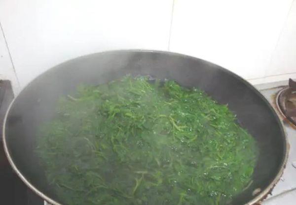 春季吃艾好养生!“艾米果”的正宗做法,客家人特有的一道小吃