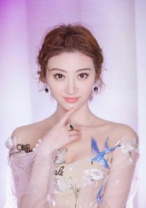 ​他曾是国家一级演员，却沦落到无戏可拍，76岁因一句“脏话”爆红