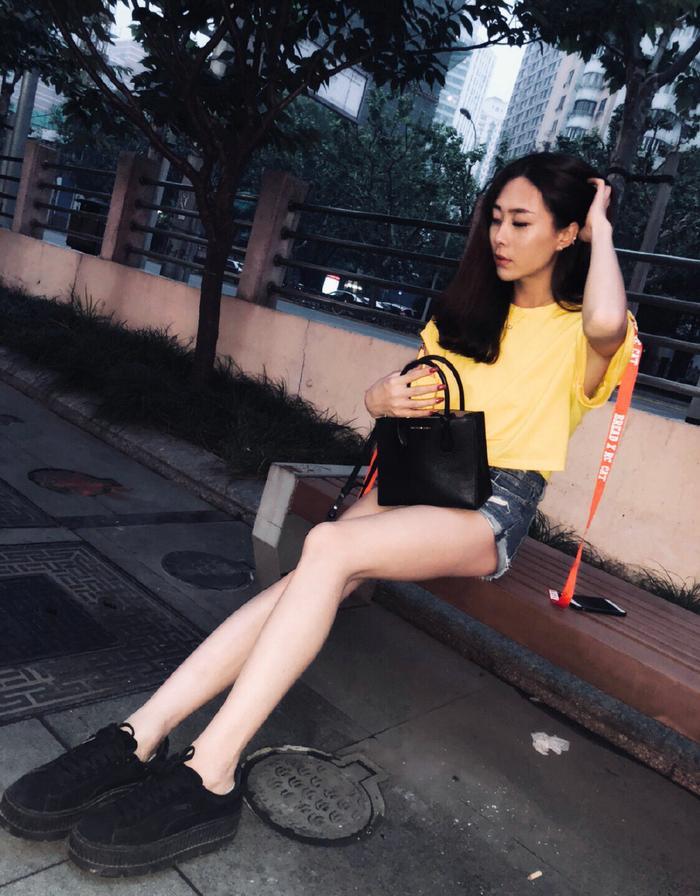 18岁黑龙江男孩勇闯横店,靠男扮女装,完成从群演到演员的梦想