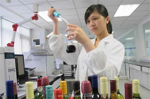 大学专业薪酬排行榜前5名出炉!第5名月薪1.2W!有你的专业吗?