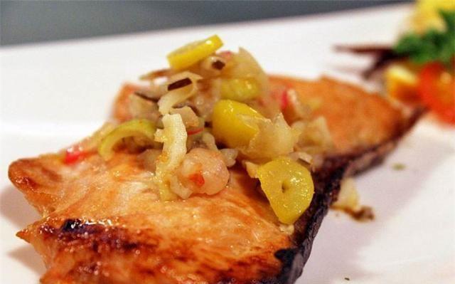 教你鲜蘑菇的做法,不炒不煮,简单一做比肉还香!