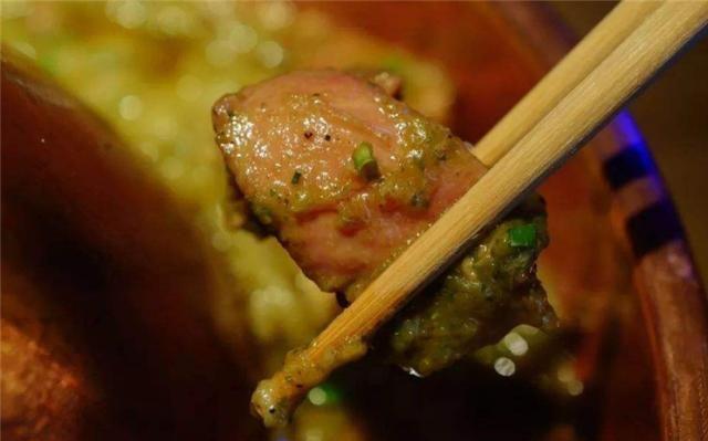 教你鲜蘑菇的做法,不炒不煮,简单一做比肉还香!